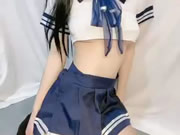 反差婊子jk 女孩皮膚看著真嫩啊